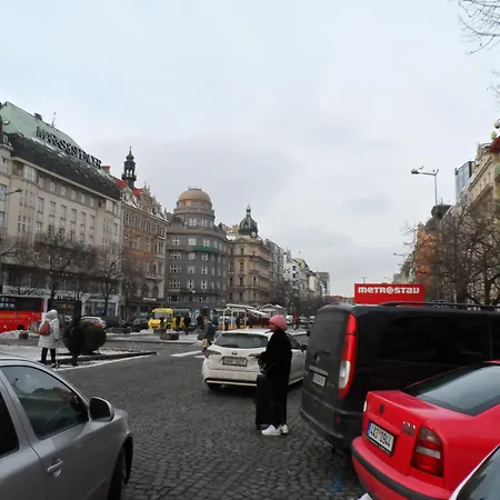 Апартаменты Room2-airb Next To Main Street Crowded *